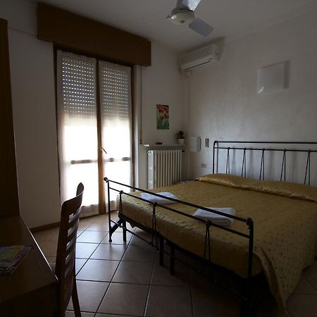 Albergo Tavernetta Castelnuovo del Garda Eksteriør bilde