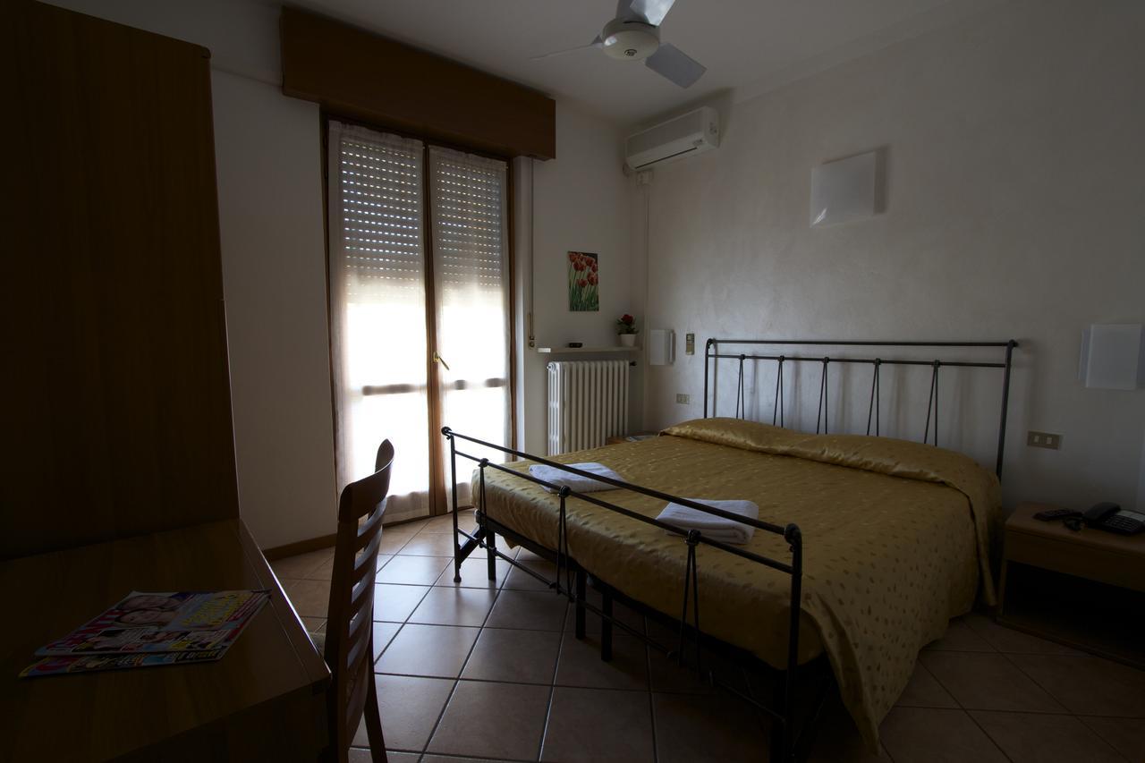 Albergo Tavernetta Castelnuovo del Garda Eksteriør bilde