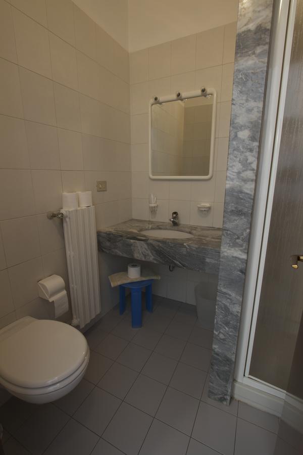 Albergo Tavernetta Castelnuovo del Garda Eksteriør bilde